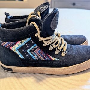 Inkkas Black and Blue High-Top Sneakers with Geometric Pattern